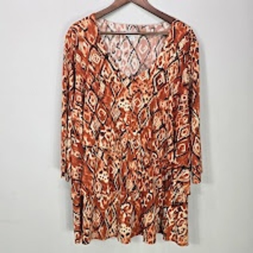 Susan Graver Liquid Knit Top 3X Orange Print‎ Tiered V-Neck 3/4 Sleeve Geometric